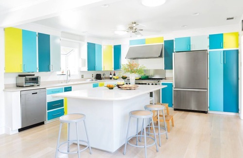 Ojai House | Downtown Mid-Century Modern w/Bocce, Views and Hot Tub and gardens ,