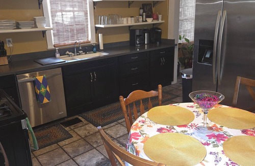 Washington Square House | Downtown Mobile Mardi Gras Manor & Guest Suite