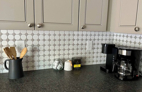 Perry House | Downtown Perry Cozy 4-bedroom house with fenced backyard