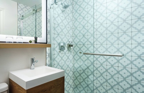 Theater District Hotel | Downtown SF Stay | Stylish 1 King Unit | Prime Location