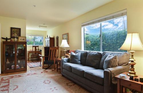 Napa House | Downtown Splendor