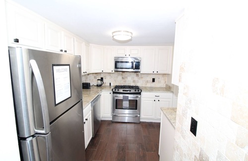 Downtown Tulsa Apartment | Downtown Tulsa 2 Bed Highrise Apartment, Covered Parking, Gym, Convenience Store