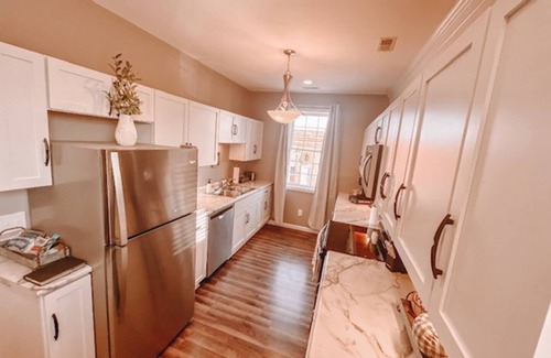 Beaver Dam Apartment | Downtown Upscale Apartment 1bdrm