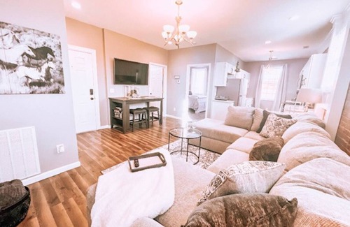 Beaver Dam Apartment | Downtown Upscale Apartment 1bdrm