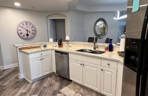 Fort Myers Condo | Downtown urban high rise, exquisitely appointed