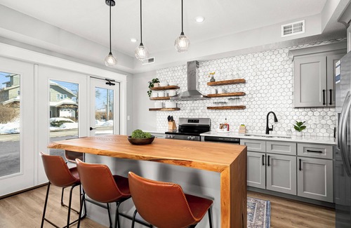 Park Point Apartment | Dragestil 715 Duluth Condos