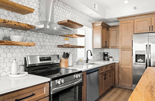 Park Point Apartment | Dragestil 715 Duluth Condos