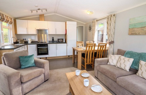 Tunstall Cottage | Dragonfly