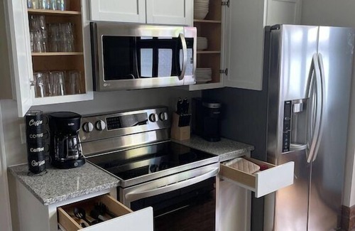 Amanda House | Dragonfly Inn (Only 40 min to Hocking Hills area)