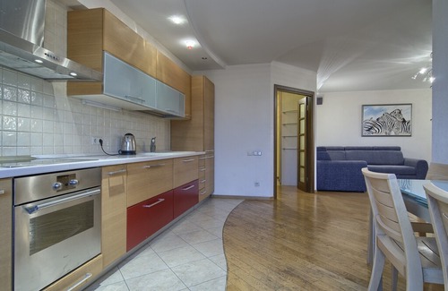 Pechers'kyi District House | Drahomyrova 2 in Pechers'kyi district