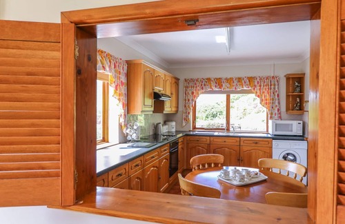 Llanidloes Cottage | DRAINBYRION FARM HOUSE, family friendly, with open fire in Llanidloes