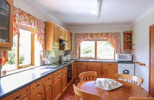 Llanidloes Cottage | DRAINBYRION FARM HOUSE, family friendly, with open fire in Llanidloes