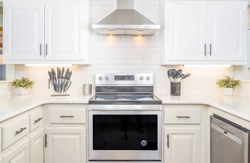 Ledgeview House | Dream Home on Dollar - Sleeps 10