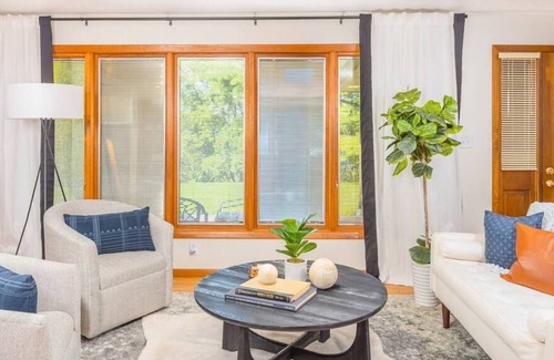 Ledgeview House | Dream Home on Dollar - Sleeps 10