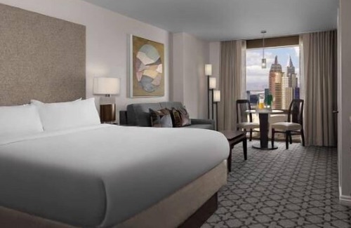 Las Vegas Hotel | Dream Las Vegas Retreat Steps from the Strip!