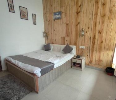 Haldwani Hotel | dreamcatcher by lake & woods resort