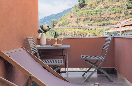 Manarola Apartment | DREAMERS SEA VIEW
