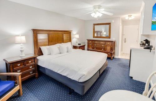 Litchfield by the Sea Apartment | Dreaming of the Beach Resort View King Rm 2nd Flr