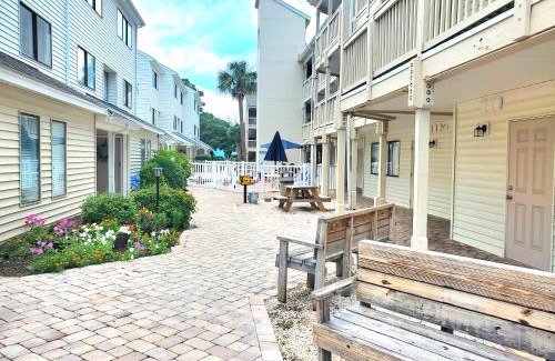 Myrtle Beach House | Dreams by the Sea Spacious 2BR Villa with Pool, Balcony, Beach Access & Seasonal Free Attractions