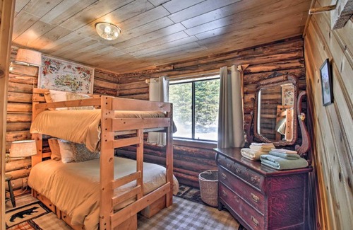 Ponderosa House | Dreamtime Cabin with Deck in Sequoia Natl Forest!