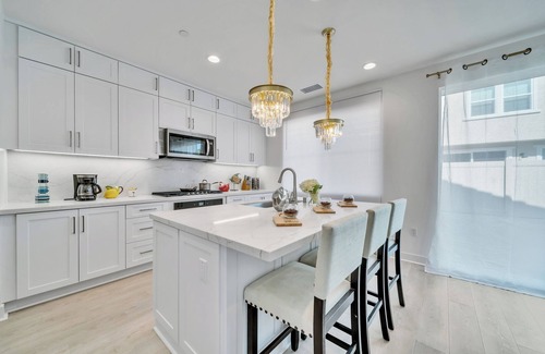 San Juan Capistrano House | Dreamy Bloom Enclave Irvine Mountains Sea Pools