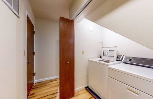 Glencoe Cabin | Dreamy Cabin in the Woods with Wraparound Deck