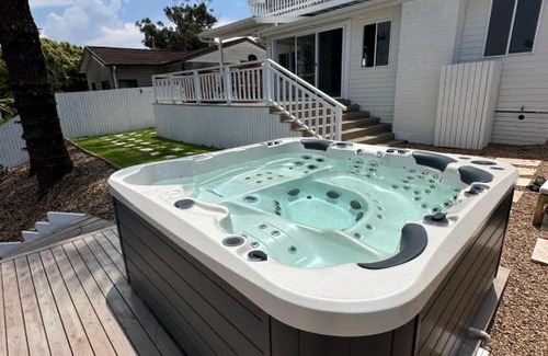 Lake Heights House | Dreamy Lake Retreat & Sunsets