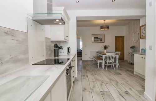 Barrow-in-Furness Cottage | DRIFTWOOD, 23 ROA ISLAND, family friendly in Roa Island