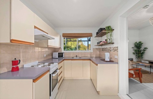 Aldinga Beach Cottage | Driftwood Beach House A Cosy Coastal Cottage