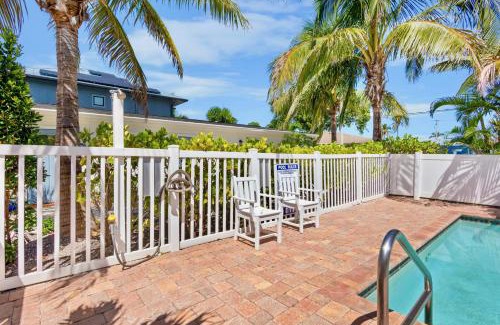 Holmes Beach Hotel | Driftwood Villas at Anna Maria Island Inn