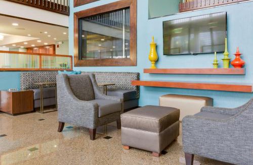 Crestline Heights Hotel | Drury Inn & Suites Birmingham Grandview