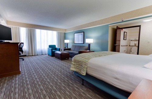 Crestline Heights Hotel | Drury Inn & Suites Birmingham Grandview
