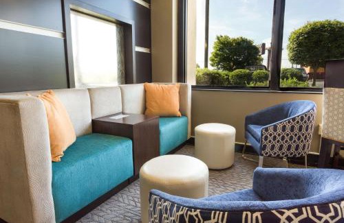 Greensboro Hotel | Drury Inn & Suites Greensboro
