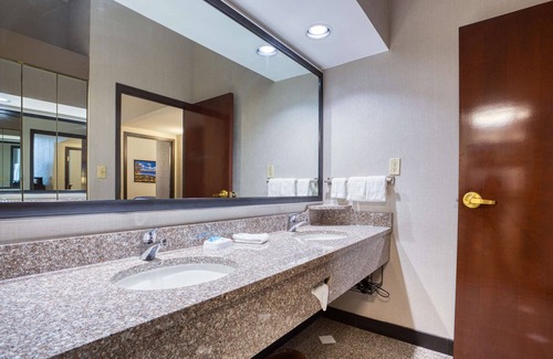 Fairview Heights Hotel | Drury Inn & Suites St. Louis Fairview Heights