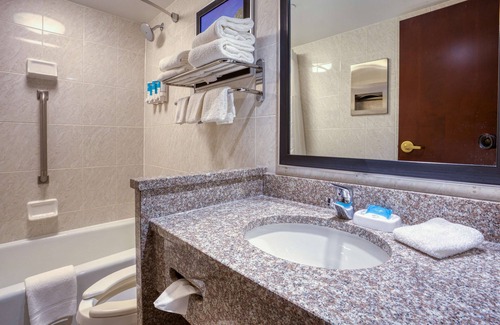 Fairview Heights Hotel | Drury Inn & Suites St. Louis Fairview Heights