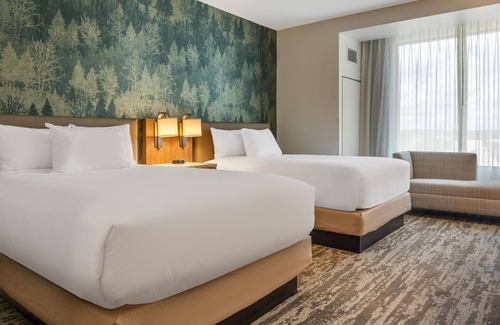 Pigeon Forge Hotel | Drury Plaza Hotel Pigeon Forge