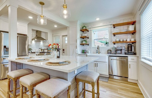 Charleston Apartment | Dtwn Retreat w/Game Room! Walk to Hampton Park