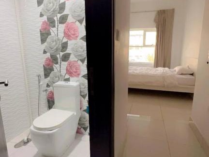 Al Satwa House | Dubai master bedroom with all amenities