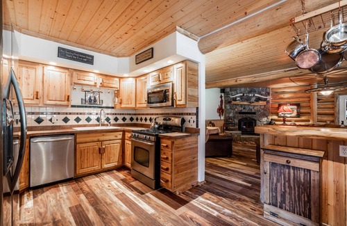 Broadwater County House | Duck Creek Ranch - Privacy in a Custom Log Home on 400 Acres!
