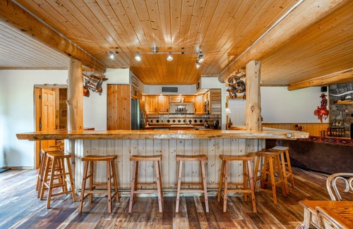 Broadwater County House | Duck Creek Ranch - Privacy in a Custom Log Home on 400 Acres!