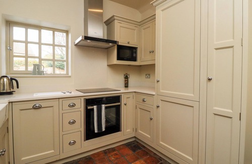 Whixley Cottage | DUCKSTONE COTTAGE, pet friendly, character holiday cottage in Whixley