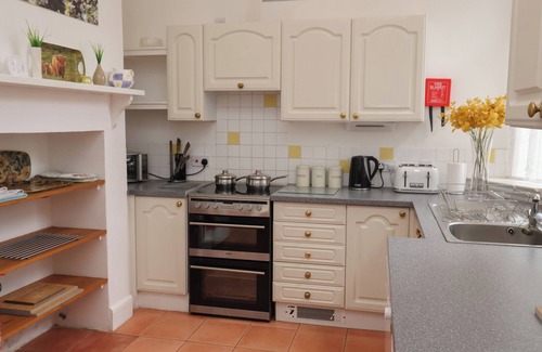 Woodbridge Cottage | DUKE COTTAGE, pet friendly, with a garden in Wickham Market