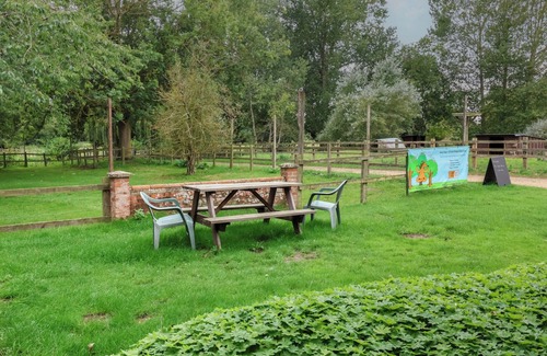 Woodbridge Cottage | DUKE COTTAGE, pet friendly, with a garden in Wickham Market