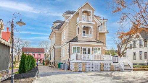 Cape May House | Duke Of Windsor