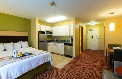 Potomac Falls Hotel | Dulles Suites Extended Stay
