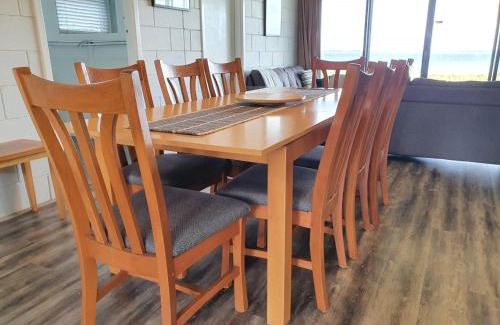 Melville House | Dun Workin - Absolute Beachfront