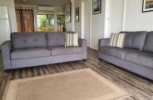 Melville House | Dun Workin - Absolute Beachfront