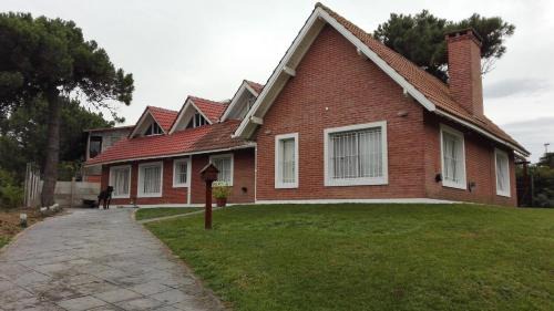 Pinamar House | Dunas Chalet y Apartamento, sólo familias