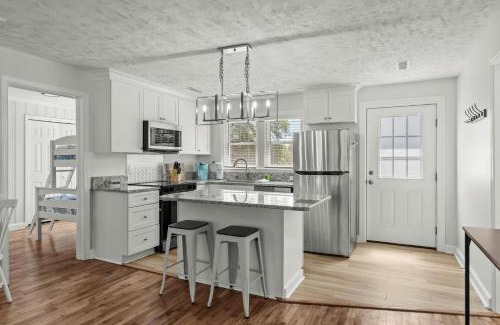 Windy Hill House | Dunecrest Cottage - Beach Nearby