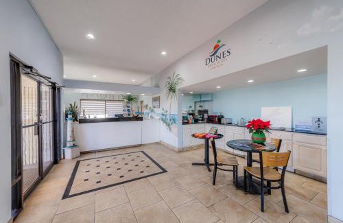 Savannah Beach Hotel | Dunes Inn & Suites - Tybee Island